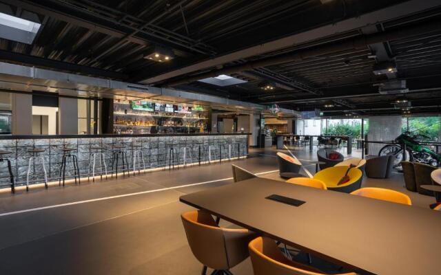 V8 Hotel Koln at MOTORWORLD