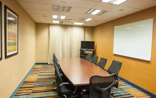 Comfort Inn & Suites South Akron