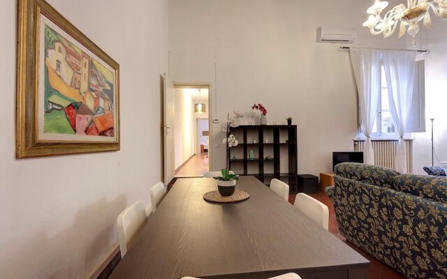 Servi 34 in Firenze With 3 Bedrooms and 2 Bathrooms