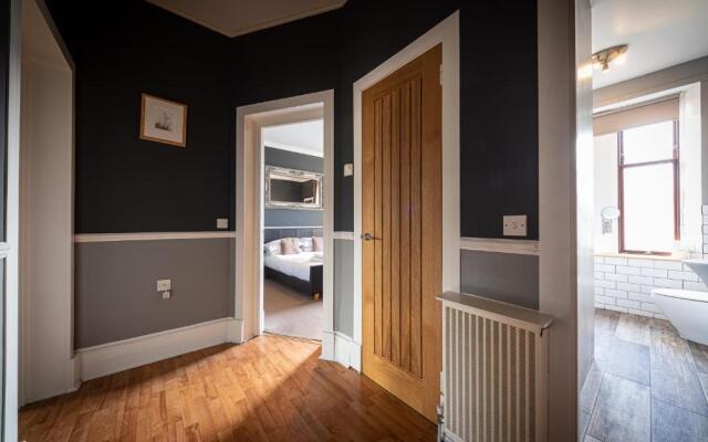 Jardine Apartment @ Cairn Dhu House