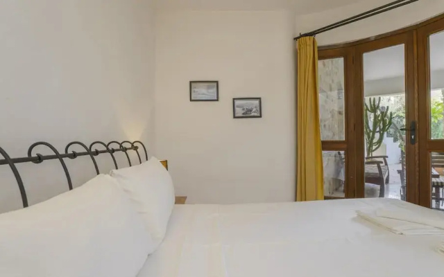 House With Private Pool and Garden 4 min to Beach