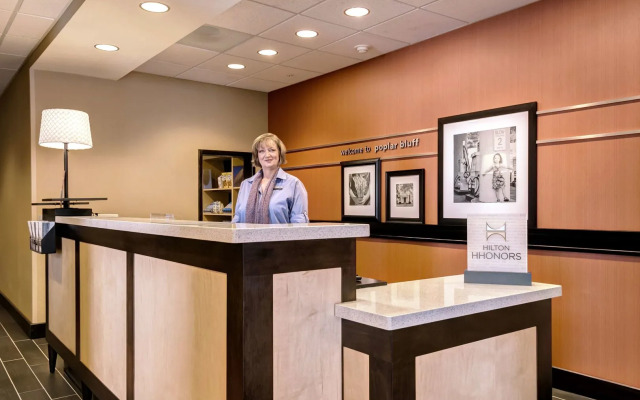 Hampton Inn Poplar Bluff