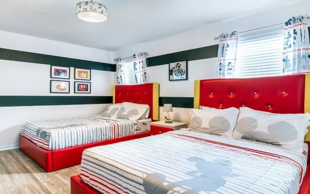 Family-friendly Oasis With Game Room & Pool