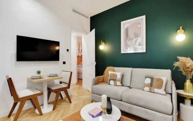 Chic Hotel-1br/4p In the Heart of the Palais Royal