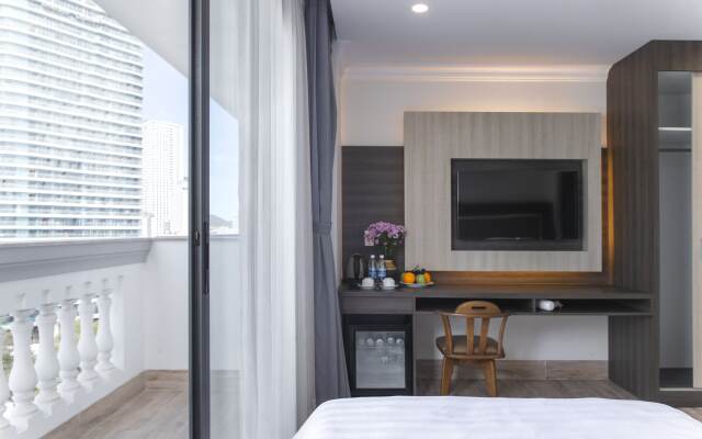 Seven Seas Hotel and Apartment
