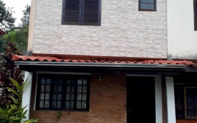 Sobrado Aconchegante em Condominio - Praia Martim de Sá - Caragua /SP