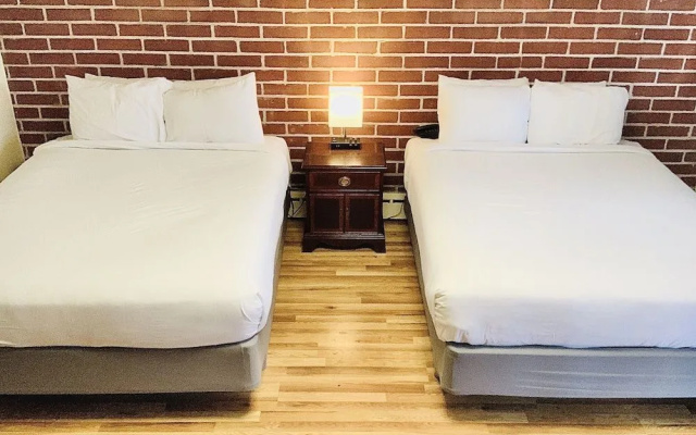Lancaster Motor Inn