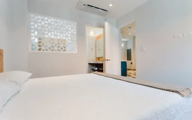 w Phenomenal 1BR w Balcony in Panama