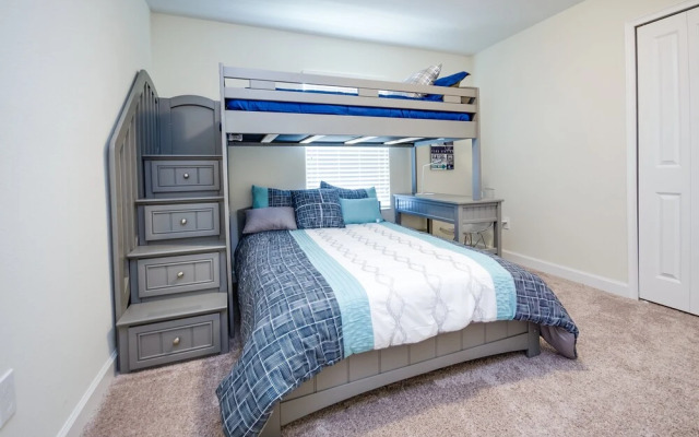 Romeo Circle Villa Storey Lake 1