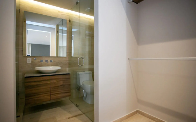 Kaab by the Beach. Condo with roofpool