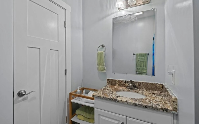 Mi Faro 1 Bedroom Duplex by RedAwning