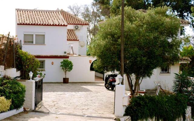 Villa with 7 Bedrooms in Benalmádena, with Wonderful Sea View, Private Pool, Enclosed Garden - 3 Km From the Beach