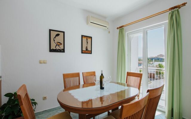 Apartments Vrlika