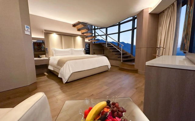 Safi Royal Luxury Metropolitan