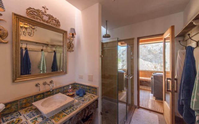 Sophisticated Cliffside Platinum Villa Turquesa 9BR Overlooking the Pacific