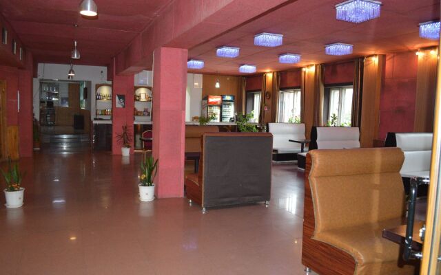 Land Hotel