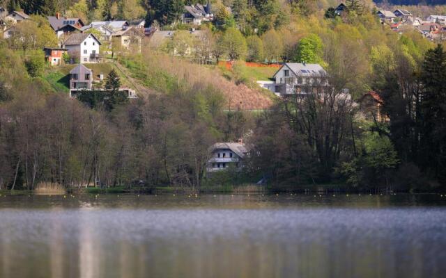 Apartments & Rooms Sebanc by Lake