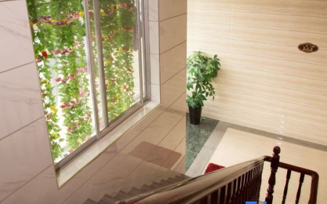 Yangshuo Qunxianhui Hotel (Yulonghe Scenic Area)