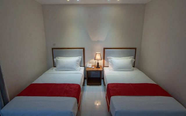 Yadanar Theingi Hotel