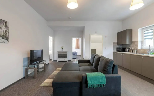 The Elderns Spacious 2BR Netflix Parkingshops