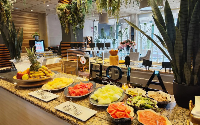 Hotel La Laguna Spa And Golf