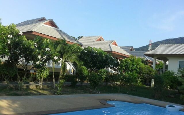 Krisada Beach Resort