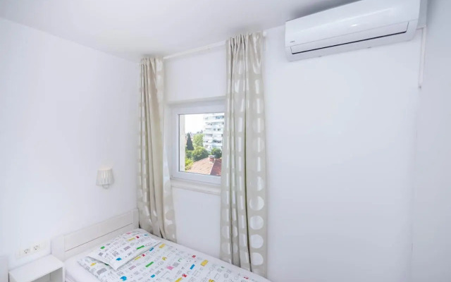 Charming apartment close to Bacvice beach and center