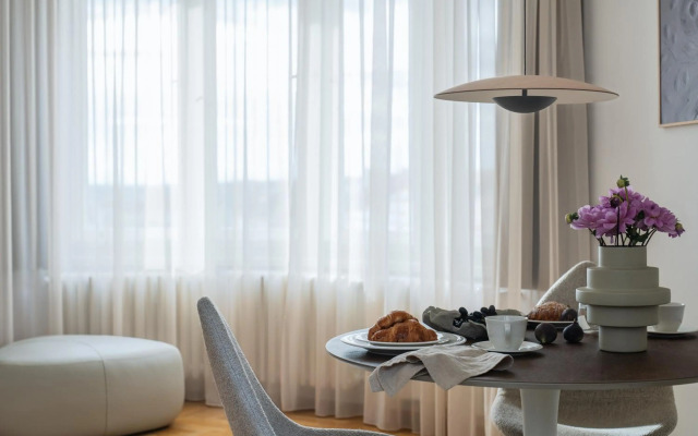 Sophisticated Apartment in Vinohrady by Prague Days