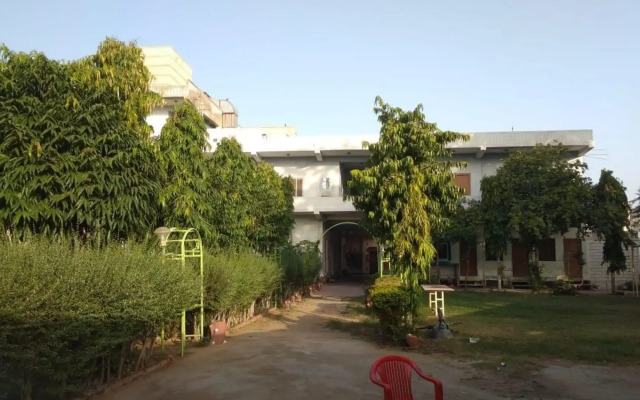 Hotel Shiv Palace
