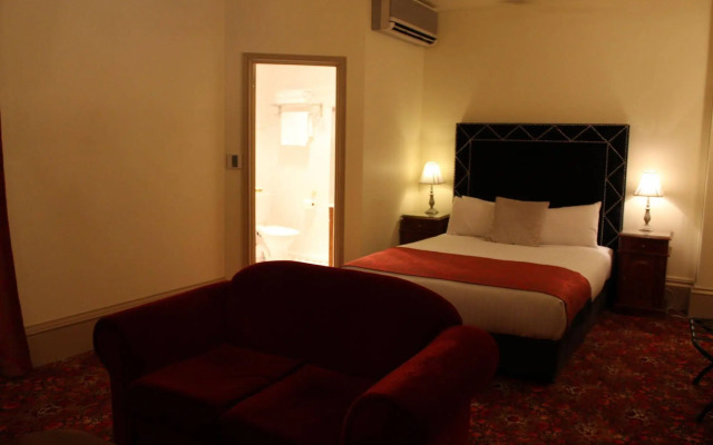 The Macquarie Hotel