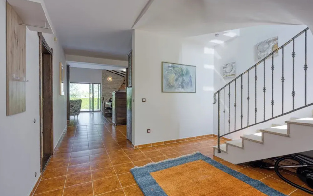 Villa Kristina With Pool