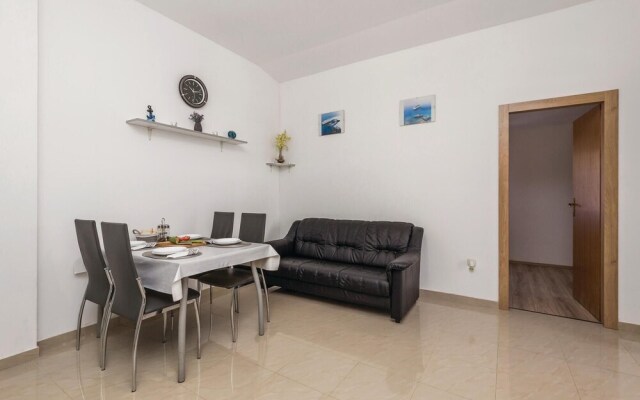 Awesome Home in Povljana With Wifi and 2 Bedrooms