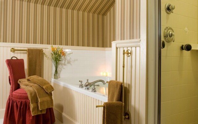 Berry Manor Inn