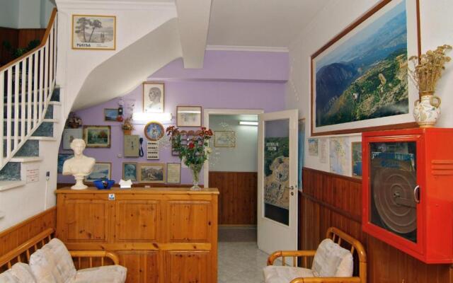 Hotel Athina