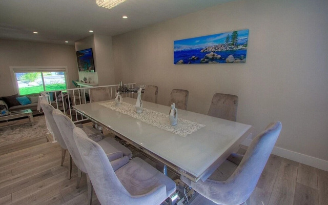 Creek Side Summit 4 Bedroom Home by RedAwning