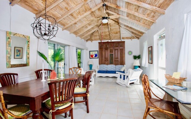 Poponi House