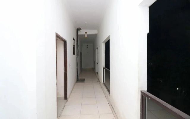 Hotel Rajshri by OYO Rooms