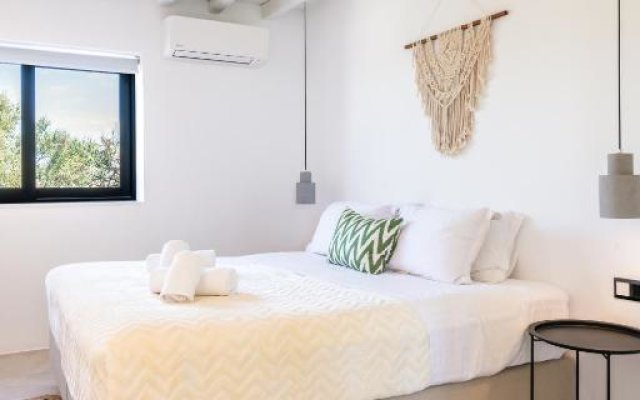 Yalos Mykonos 4 Bedroom Luxury House 5 Minute From Ornos Beach W Sea & Sunset View