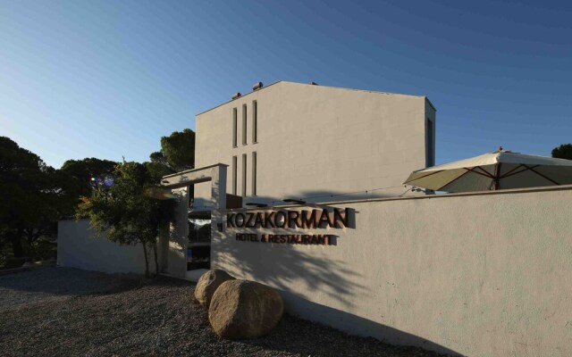 Kozakorman Hotel & Restaurant