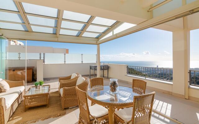 370766 - Luxurious Penthouse With Spa Area