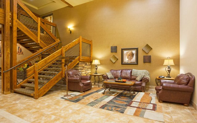 Holiday Inn Express Hotel & Suites Custer