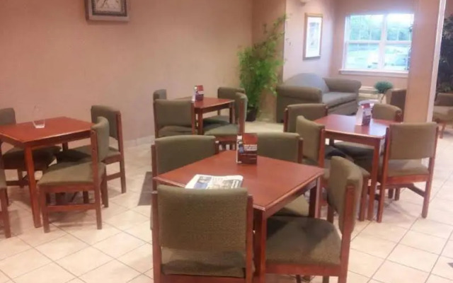 Microtel Inn & Suites Rogers