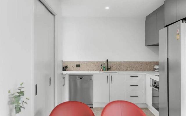 Deluxe Downtown Residence 3 Bed 3 Bath