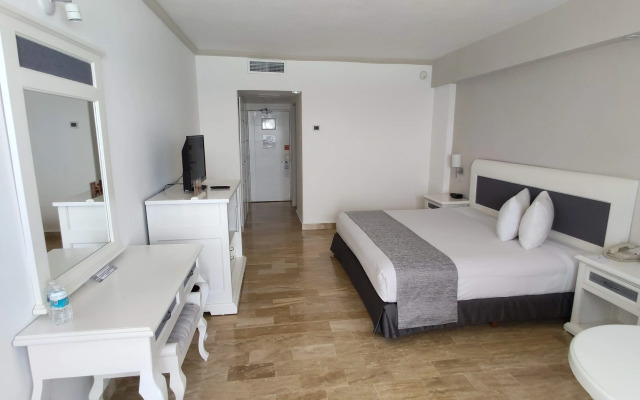 Golden Parnassus Resort & Spa All Inclusive