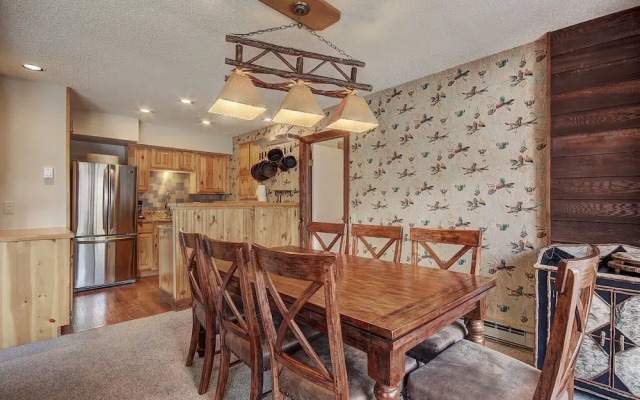 Nice Update Condo - Great Access to Superbee Lift in East Village - AN302 by RedAwning