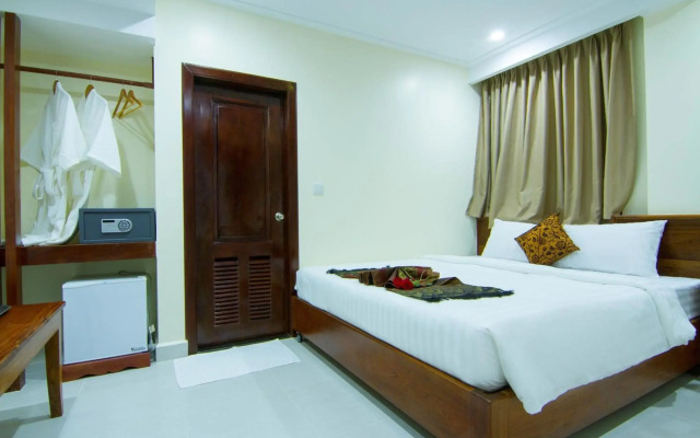 Rose Emerald Hotel