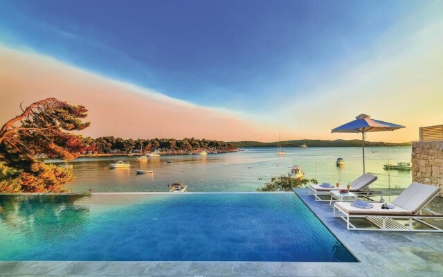 Awesome Home in Trogir With Sauna, Wifi and 4 Bedrooms