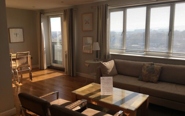 2 Bedroom Apartment Newcastle Quayside Views