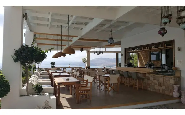 Pefkos Blue Hotel