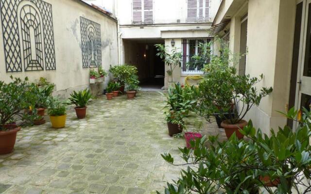 Nice 1 Br of 26m2 - Lively Area